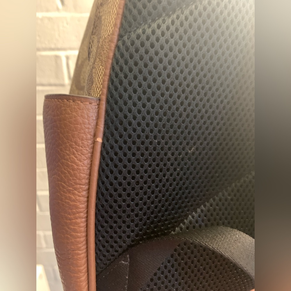 Coach Court Backpack in Signature Canvas - Picture 3 of 12